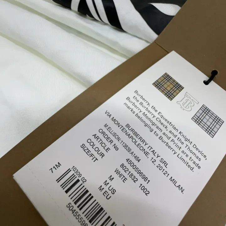 Burberry Burberry Logo Graphic Cotton T-shirt for Men and Women 0079 Size M / US 6-8 / IT 42-44 - 11 Thumbnail