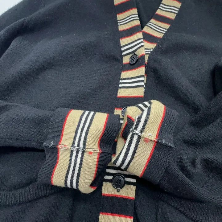 Burberry Burberry Classic Striped Merino Knit Sweater 0079 Size M / US 6-8 / IT 42-44 - 6 Thumbnail