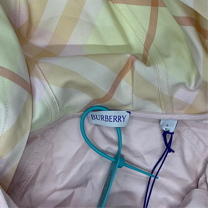 Burberry Burberry Pink Hooded Zip Jacket for Women 0079 Size S / US 4 / IT 40 - 3 Thumbnail