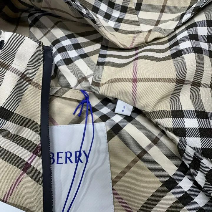 Burberry Burberry Plaid Print Zip-Up Hoodie Jacket 0079 Size S / US 4 / IT 40 - 6 Thumbnail