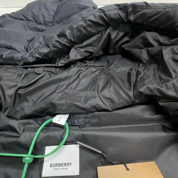 Burberry Burberry Hooded Puffer Jacket with Logo Patch 0079 Size S / US 4 / IT 40 - 5 Thumbnail
