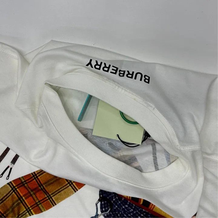 Burberry Burberry FW22 Equestrian Print Loose Tee 0079 Size S / US 4 / IT 40 - 4 Thumbnail