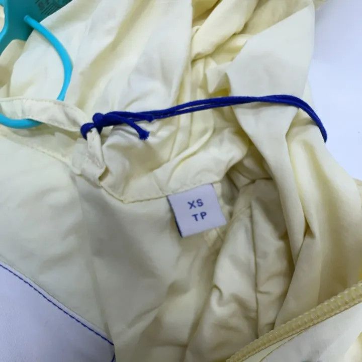 Burberry Burberry Yellow Logo Hooded Jacket 0079 Size XS / US 0-2 / IT 36-38 - 2 Thumbnail