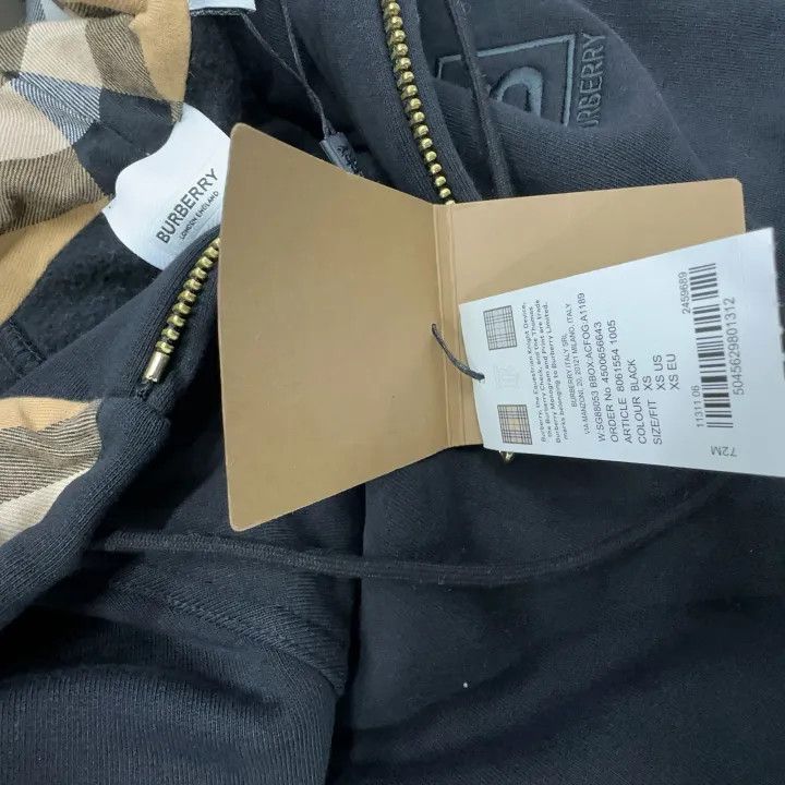 Burberry Burberry Black Hoodie with Check Lining 0079 Size XS / US 0-2 / IT 36-38 - 6 Thumbnail