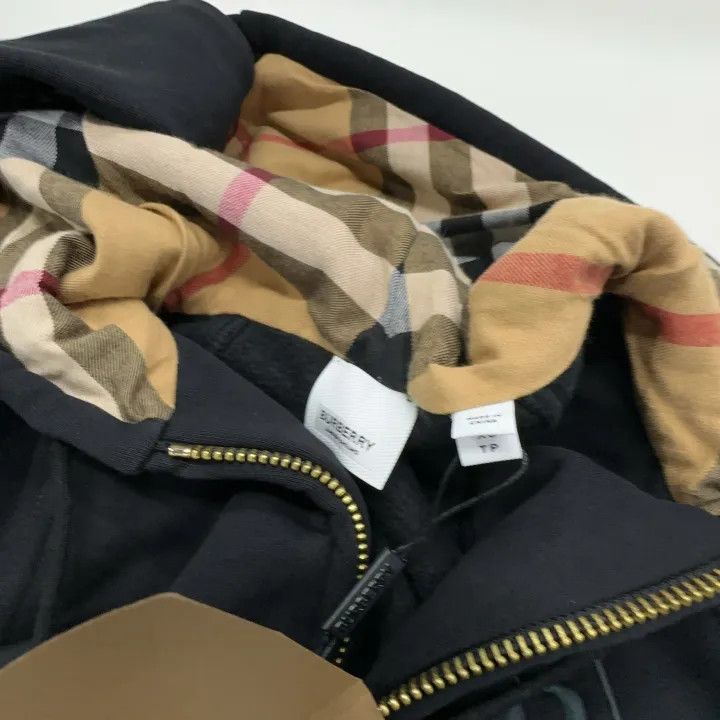 Burberry Burberry Black Hoodie with Check Lining 0079 Size XS / US 0-2 / IT 36-38 - 4 Thumbnail