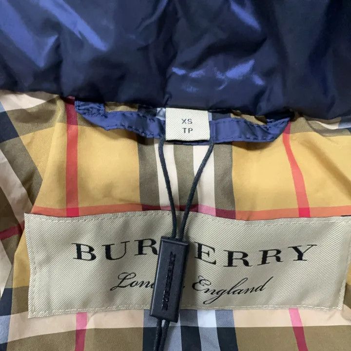 Burberry Burberry Navy Down Jacket with Fur Collar 0079 Size XS / US 0-2 / IT 36-38 - 5 Thumbnail