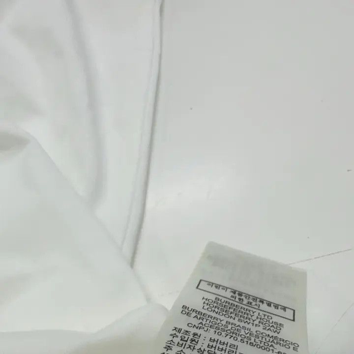 Burberry Burberry Logo Graphic Cotton T-shirt for Men and Women 0079 Size XS / US 0-2 / IT 36-38 - 7 Thumbnail
