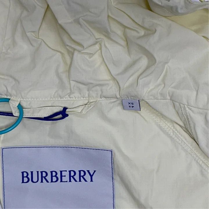 Burberry Burberry Yellow Hooded Short Sleeve Jacket 0079 Size XS / US 0-2 / IT 36-38 - 2 Thumbnail