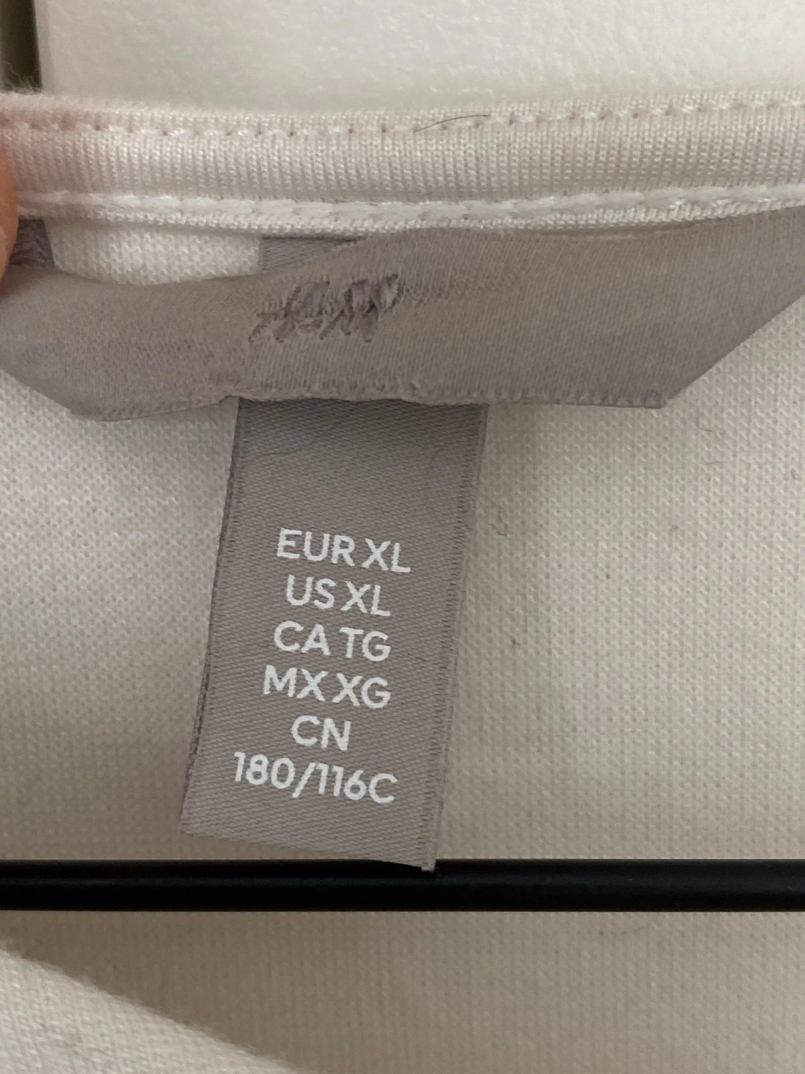 H&M H&M Sweater Size XL / US 12-14 / IT 48-50 - 2 Thumbnail