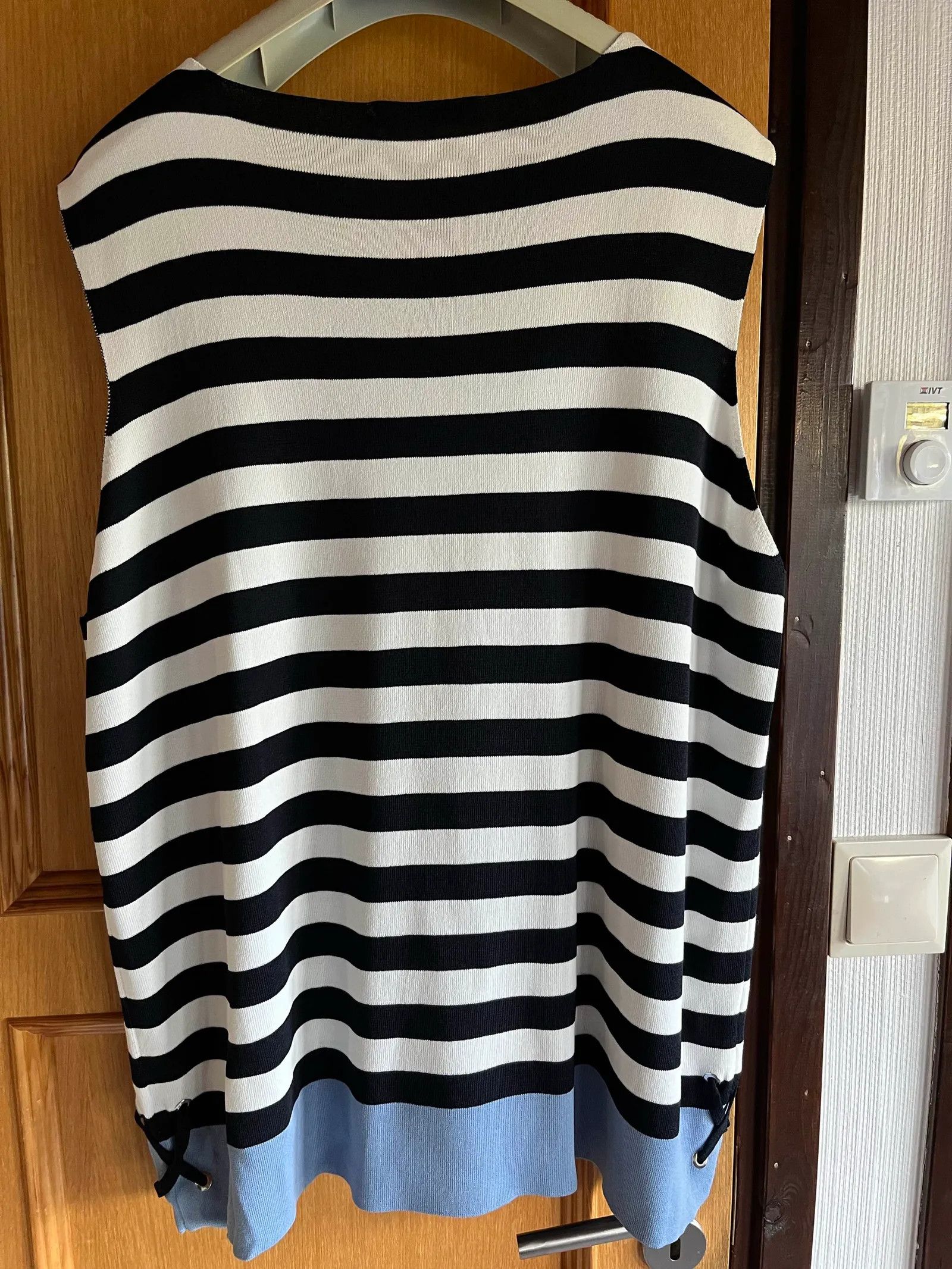 Mango Violeta by Mango Top Size L / US 10 / IT 46 - 3 Thumbnail