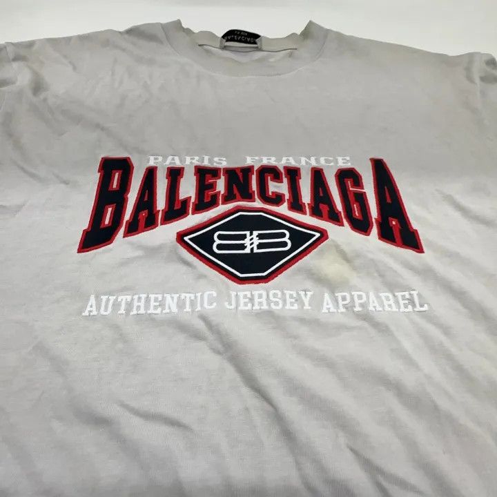 Balenciaga Balenciaga Vintage Logo Graphic T-Shirt for Women 0079 Size XS / US 0-2 / IT 36-38 - 7 Thumbnail
