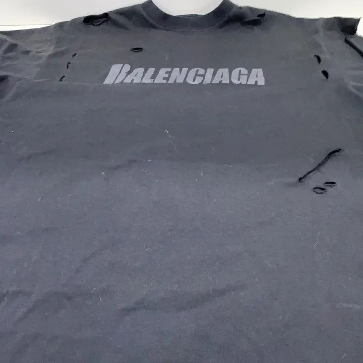 Balenciaga Balenciaga SS22 Distressed Logo T-Shirt for Women 0079 Size XXS / US 00 / IT 34 - 8 Thumbnail