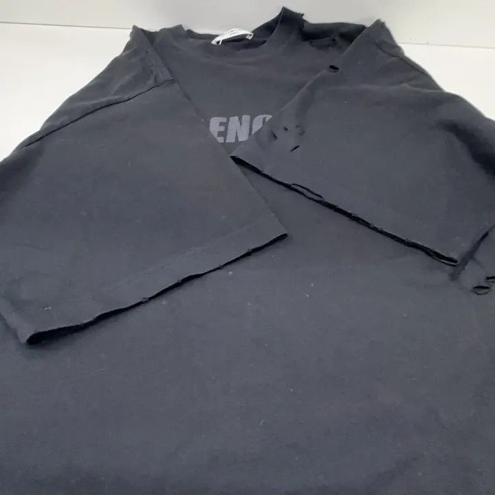 Balenciaga Balenciaga SS22 Distressed Logo T-Shirt for Women 0079 Size XXS / US 00 / IT 34 - 11 Thumbnail