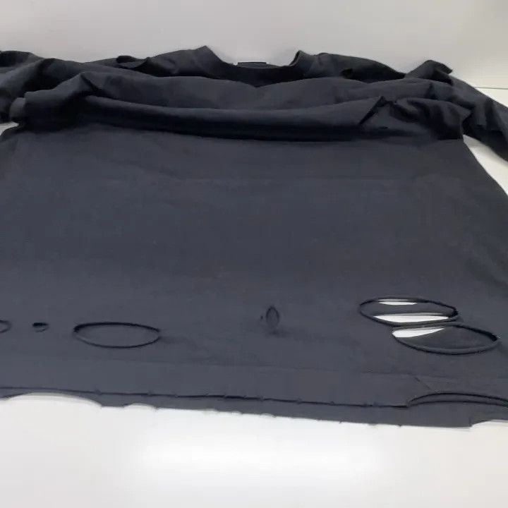 Balenciaga Balenciaga SS22 Distressed Logo T-Shirt for Women 0079 Size XXS / US 00 / IT 34 - 9 Thumbnail
