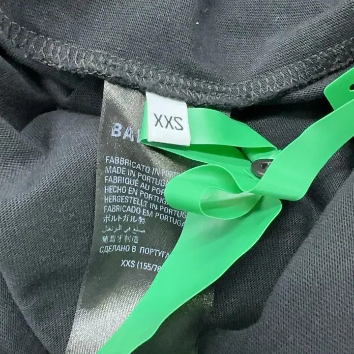 Balenciaga Balenciaga SS22 Distressed Logo T-Shirt for Women 0079 Size XXS / US 00 / IT 34 - 5 Thumbnail