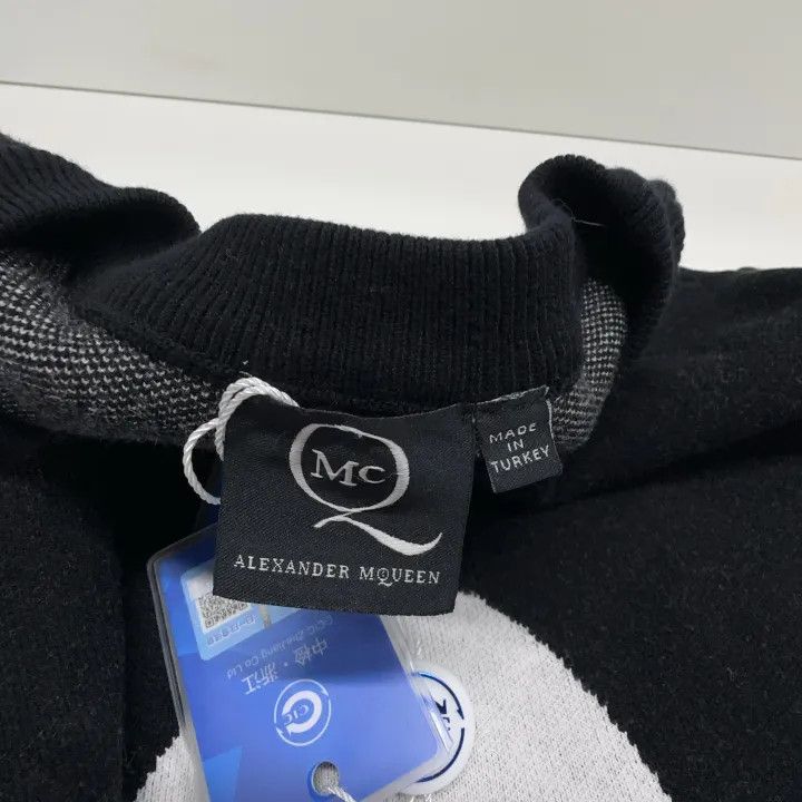 Alexander McQueen Alexander McQueen Casual Long Sleeve Crop Sweatshirt 0079 Size XL / US 12-14 / IT 48-50 - 6 Thumbnail