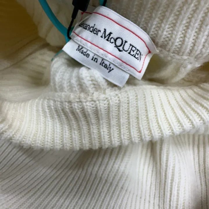 Alexander McQueen Alexander McQueen White Peplum Sweater for Women 0079 Size M / US 6-8 / IT 42-44 - 5 Thumbnail