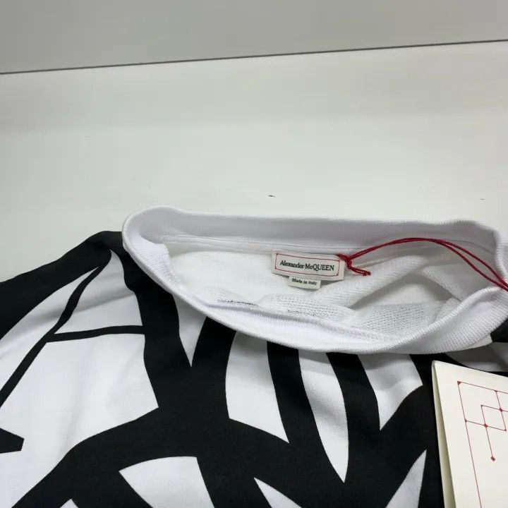 Alexander McQueen Alexander McQueen White Printed Long Sleeve Sweatshirt 0079 Size M / US 6-8 / IT 42-44 - 8 Thumbnail