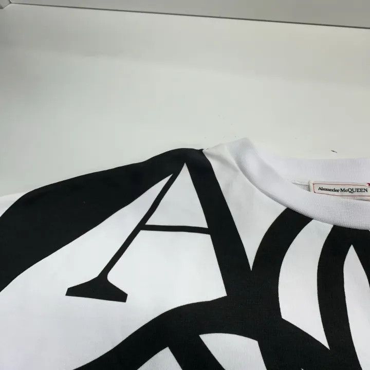 Alexander McQueen Alexander McQueen White Printed Long Sleeve Sweatshirt 0079 Size M / US 6-8 / IT 42-44 - 9 Thumbnail
