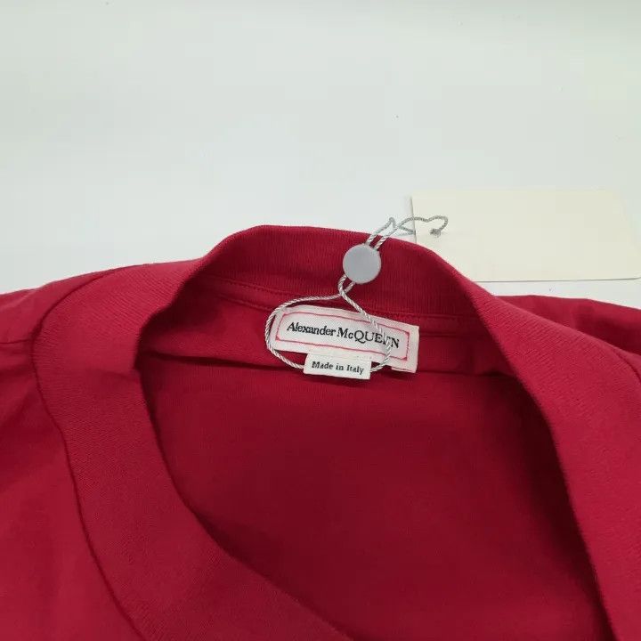 Alexander McQueen Alexander McQueen Red Asymmetric Short Sleeve T-Shirt 0079 Size L / US 10 / IT 46 - 6 Thumbnail