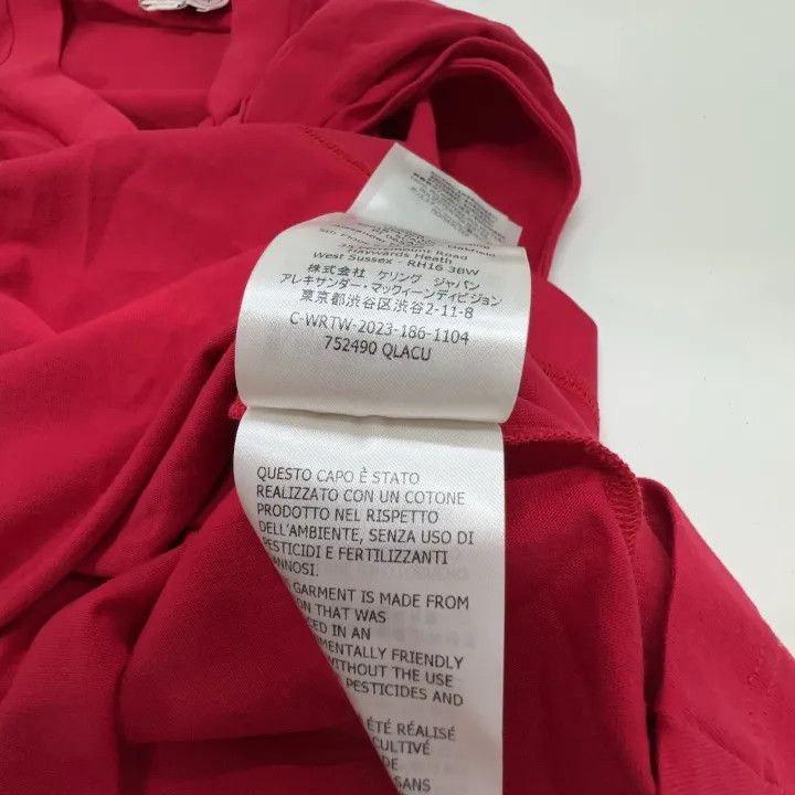 Alexander McQueen Alexander McQueen Red Asymmetric Short Sleeve T-Shirt 0079 Size L / US 10 / IT 46 - 5 Thumbnail