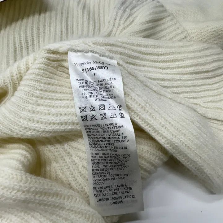 Alexander McQueen Alexander McQueen Beige Long Sleeve Sweater 0079 Size S / US 4 / IT 40 - 7 Thumbnail