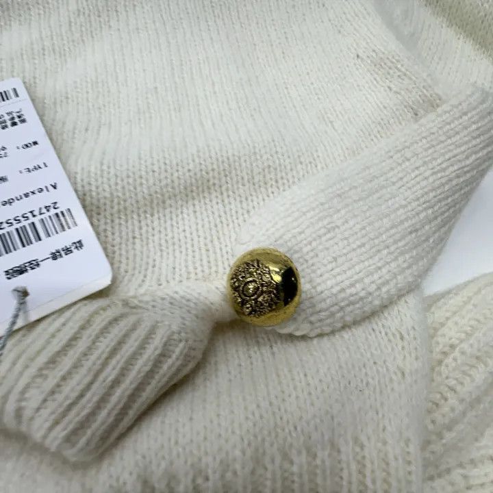 Alexander McQueen Alexander McQueen Beige Long Sleeve Sweater 0079 Size S / US 4 / IT 40 - 13 Thumbnail