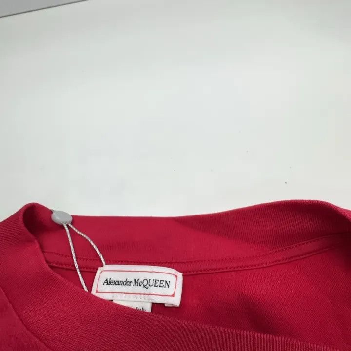Alexander McQueen Alexander McQueen Red Asymmetrical Short Sleeve T-Shirt 0079 Size L / US 10 / IT 46 - 8 Thumbnail