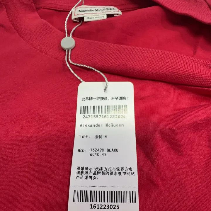 Alexander McQueen Alexander McQueen Red Asymmetrical Short Sleeve T-Shirt 0079 Size L / US 10 / IT 46 - 5 Thumbnail
