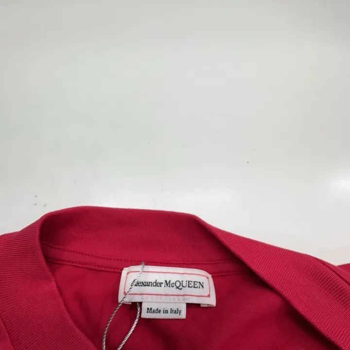 Alexander McQueen Alexander McQueen Red Asymmetrical Short Sleeve T-Shirt 0079 Size L / US 10 / IT 46 - 4 Thumbnail