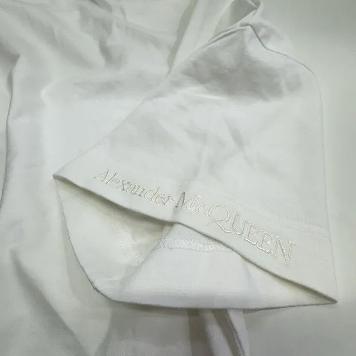 Alexander McQueen Alexander McQueen SS23 White Asymmetrical T-Shirt 0079 Size M / US 6-8 / IT 42-44 - 10 Thumbnail