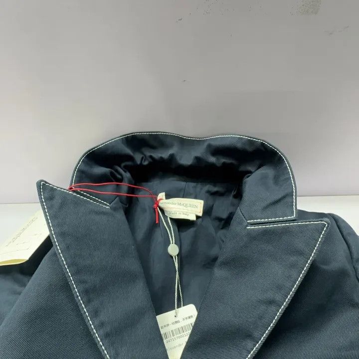 Alexander McQueen Alexander McQueen Tailored Blazer with Contrast Stitching 0079 Size M / US 6-8 / IT 42-44 - 8 Thumbnail