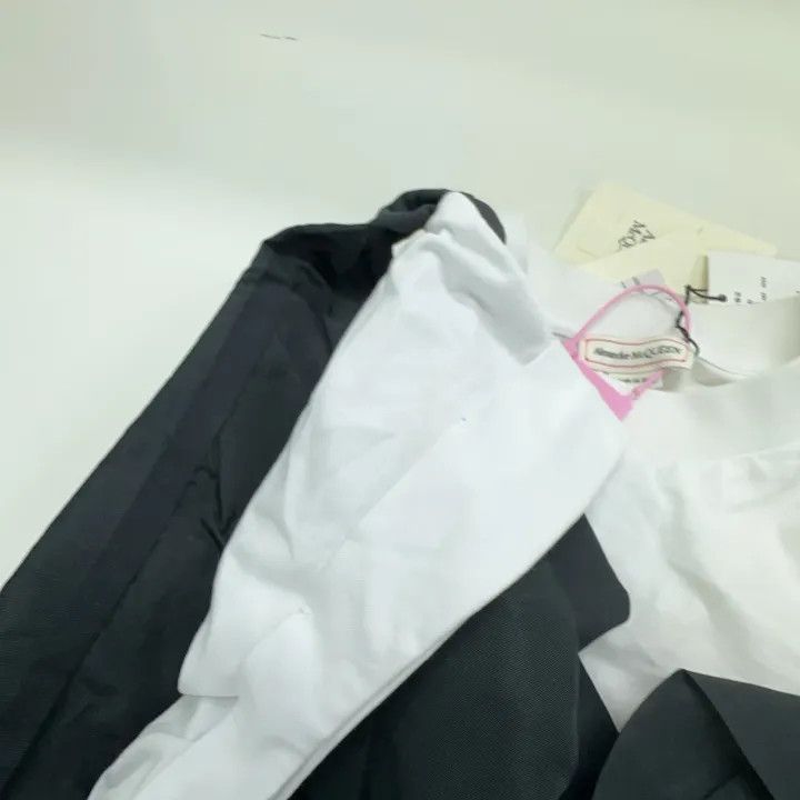 Alexander McQueen Alexander McQueen Black and White Short Sleeve Top 0079 Size S / US 4 / IT 40 - 9 Thumbnail