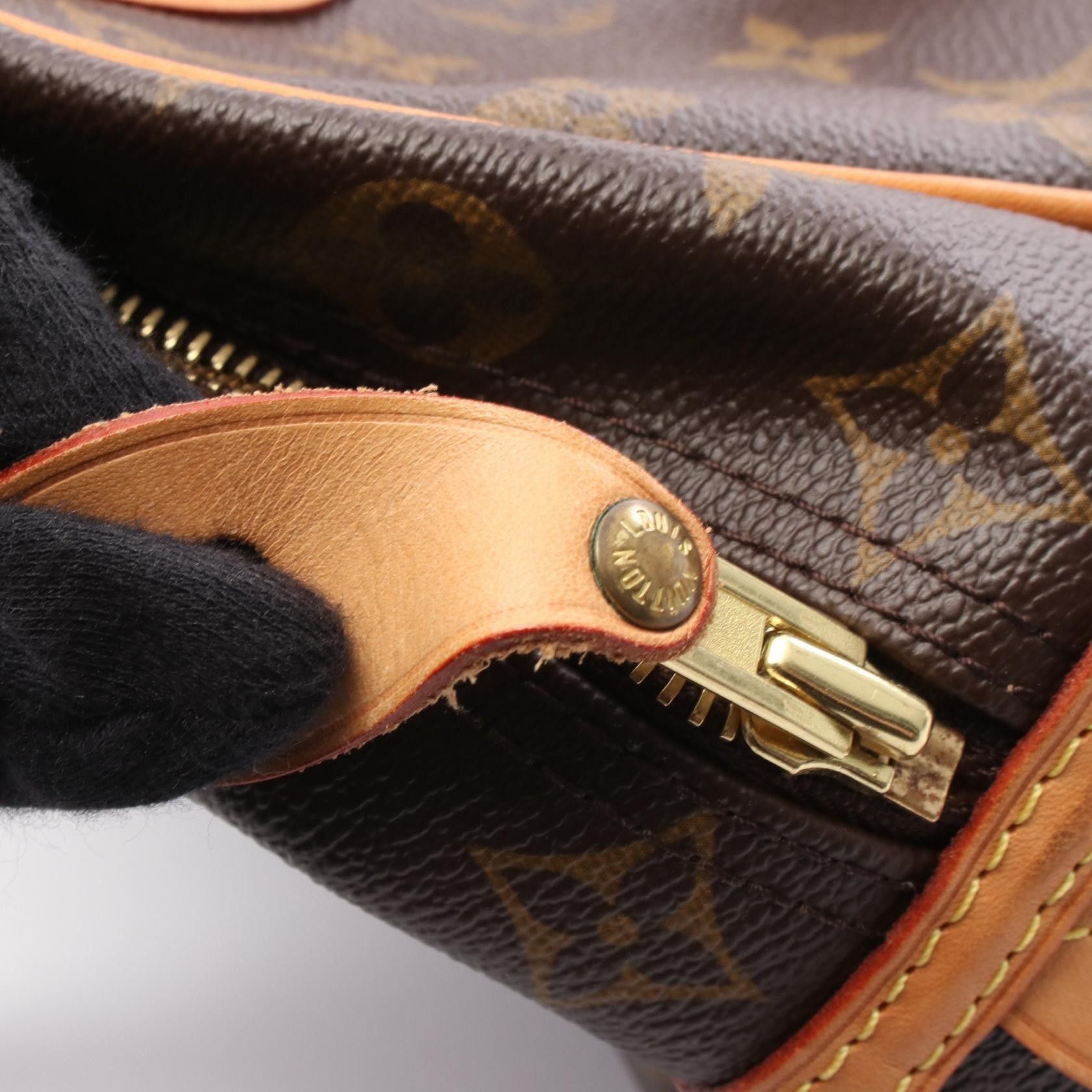 Louis Vuitton Louis Vuitton Louis Vuitton Montorgueil PM Monogram Shoulder Bag Canvas Shoulder Bag M95565 Size ONE SIZE - 7 Thumbnail