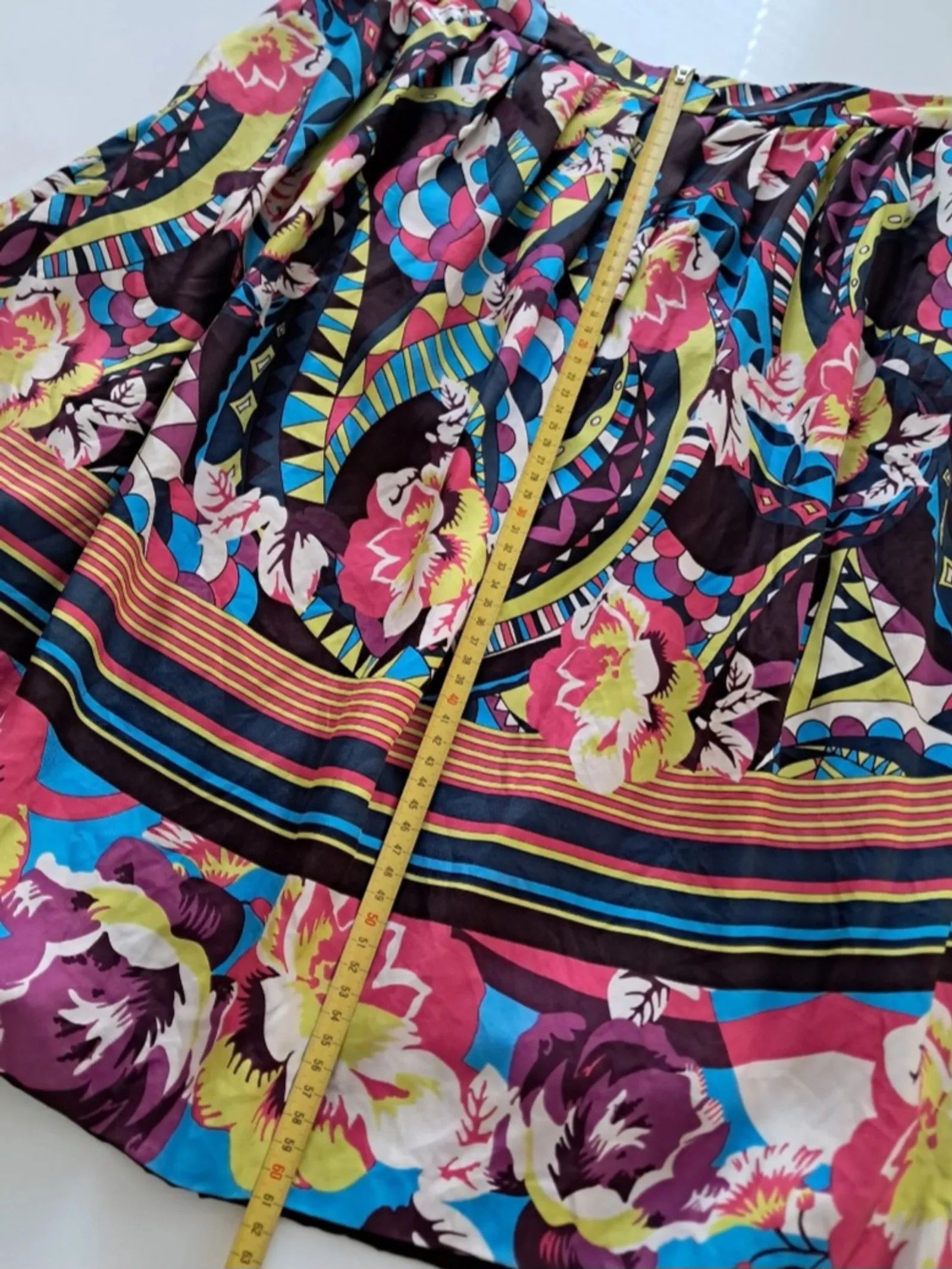 Escada Escada Skirt Size 28" / US 6 / IT 42 - 5 Thumbnail