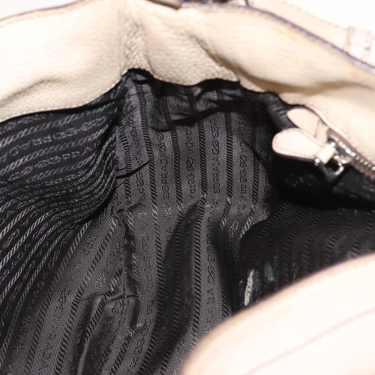 Prada Prada Vitello shoulder Size ONE SIZE - 21 Thumbnail