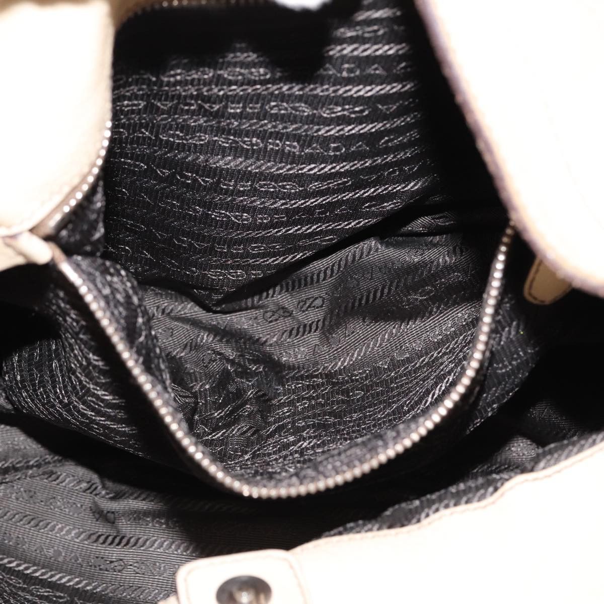 Prada Prada Vitello shoulder Size ONE SIZE - 22 Thumbnail