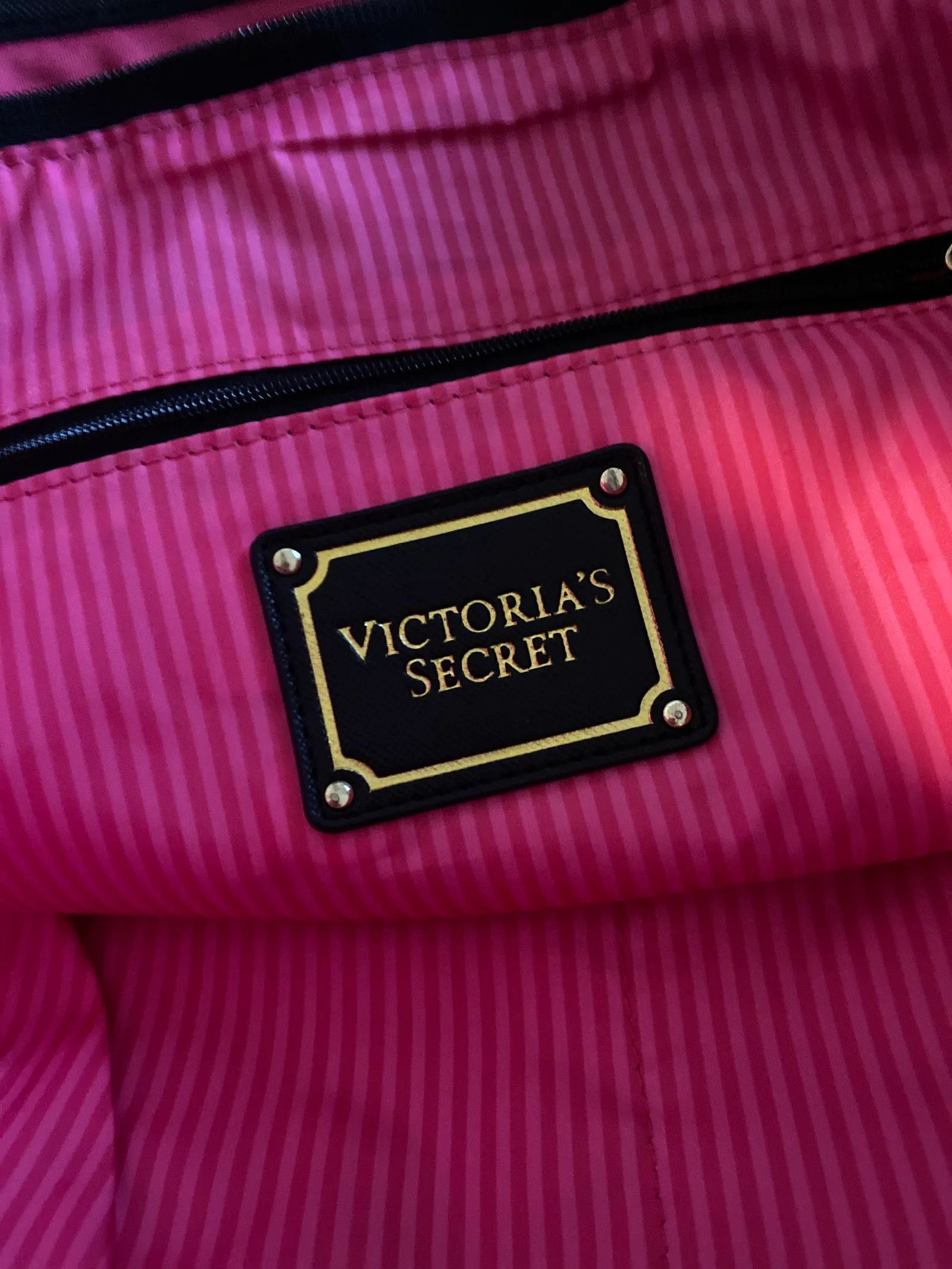 Victoria's Secret Victoria’s Secret Bucket Bag Size ONE SIZE - 2 Thumbnail