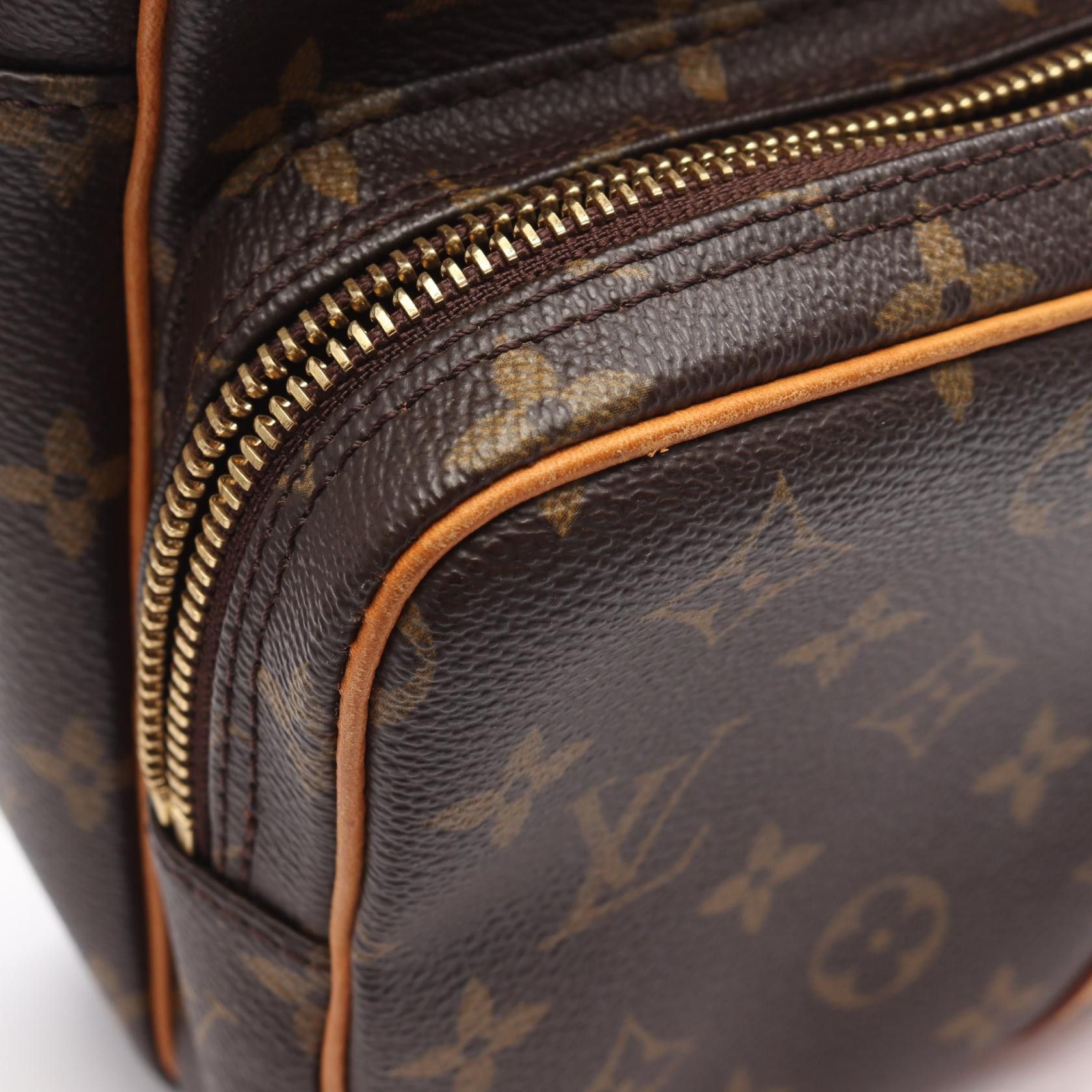 Louis Vuitton Louis Vuitton Louis Vuitton Amazon Monogram Shoulder Bag Canvas Shoulder Bag M45236 Size ONE SIZE - 6 Thumbnail