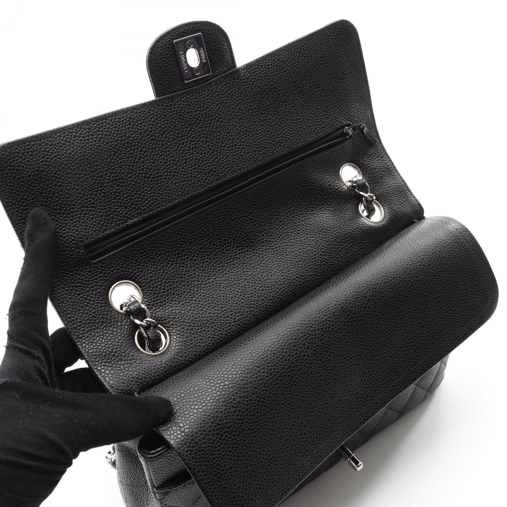 Chanel Chanel Chanel Matelasse Calf Shoulder Bag Leather Shoulder Bag A01112 Size ONE SIZE - 6 Thumbnail