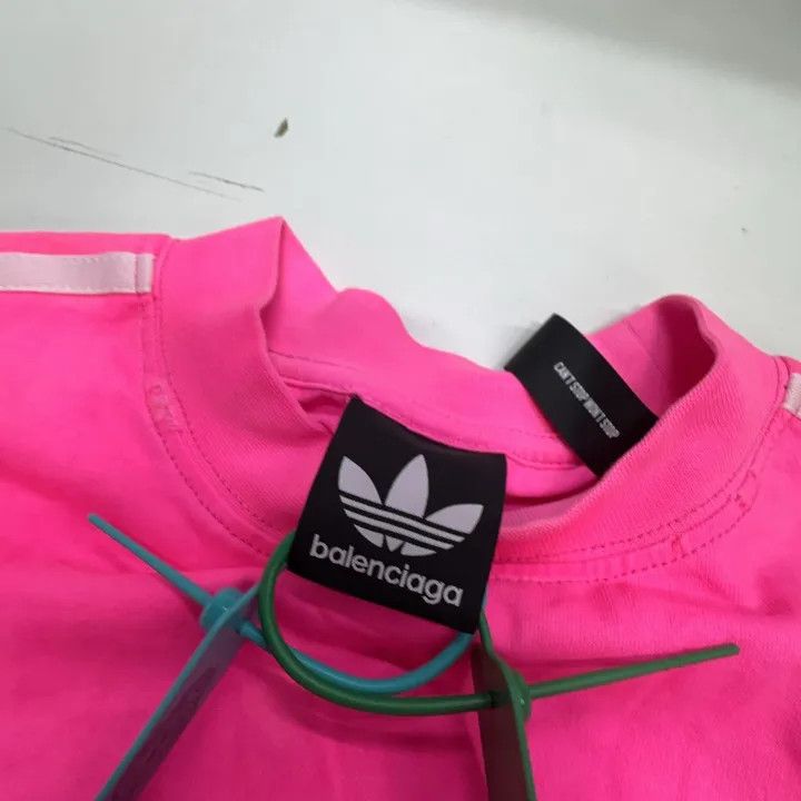 Balenciaga Balenciaga x Adidas Pink Logo T-Shirt 0079 Size S / US 4 / IT 40 - 2 Thumbnail