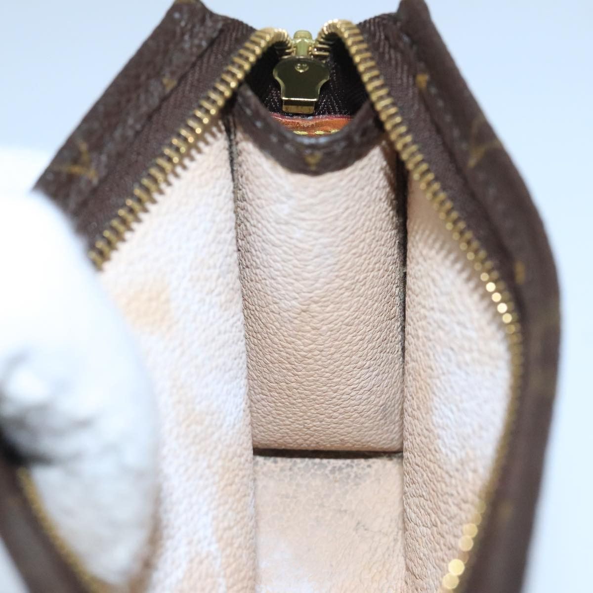 Louis Vuitton Louis Vuitton Trousse de Toilette clutch Size ONE SIZE - 18 Thumbnail
