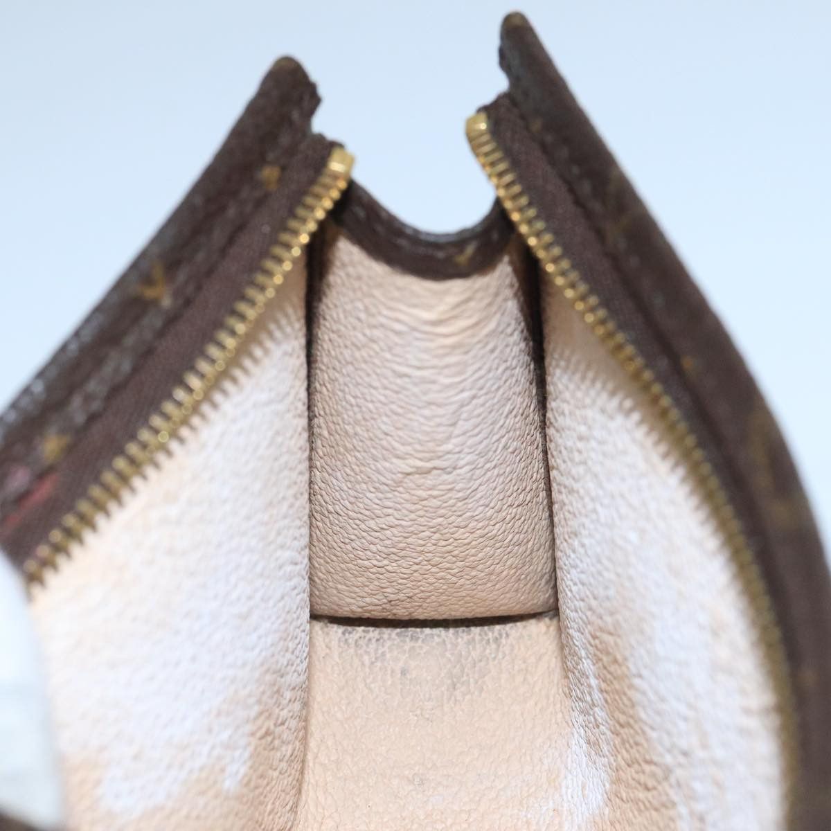 Louis Vuitton Louis Vuitton Trousse de Toilette clutch Size ONE SIZE - 17 Thumbnail
