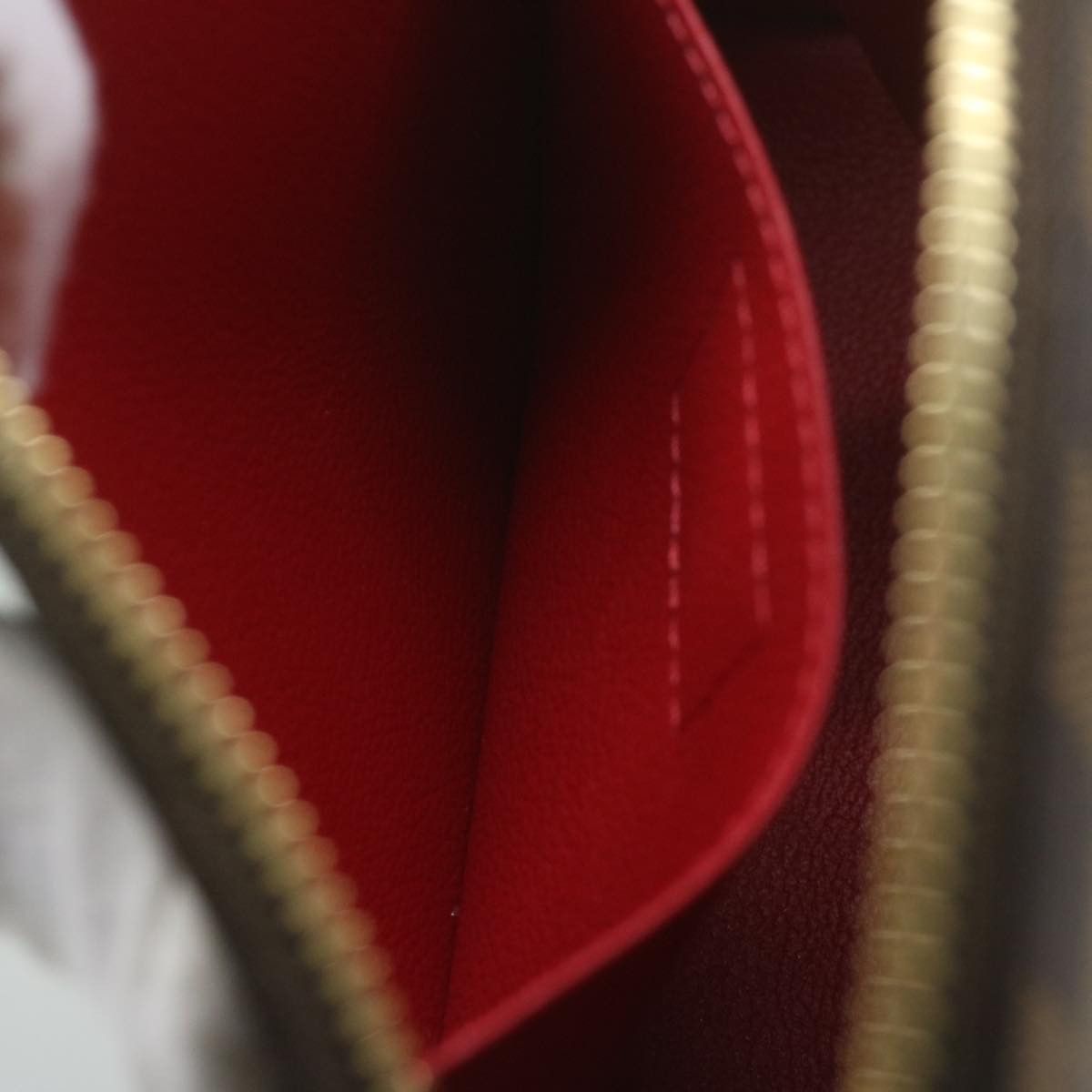 Louis Vuitton Louis Vuitton Cosmetic pouch clutch Size ONE SIZE - 18 Thumbnail