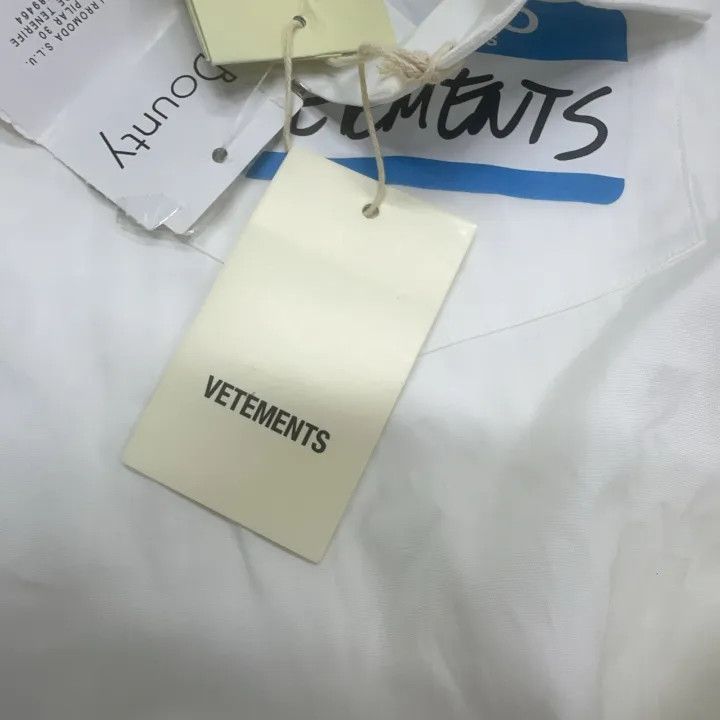 Vetements Vetements White Letter Print Long Sleeve Shirt 0079 Size US M / EU 48-50 / 2 - 5 Thumbnail