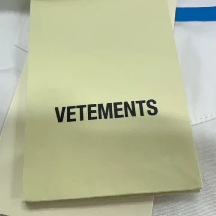Vetements Vetements White Long Sleeve Graphic Shirt 0079 Size US S / EU 44-46 / 1 - 4 Thumbnail
