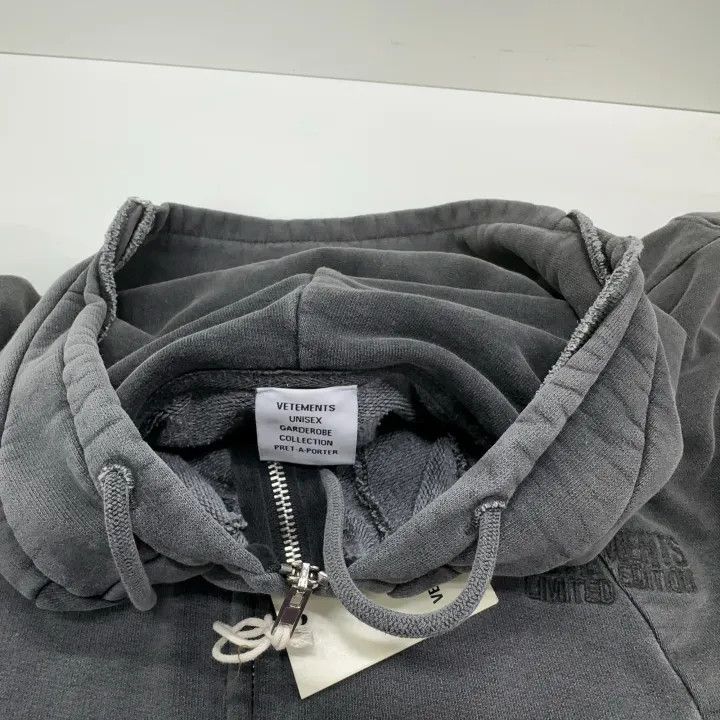 Vetements Vetements Men's Logo Embroidered Hooded Jacket 0079 Size US M / EU 48-50 / 2 - 7 Thumbnail