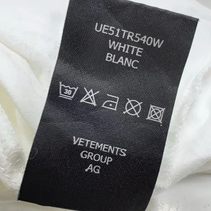 Vetements Vetements Logo Printed Round Neck T-Shirt 0079 Size US S / EU 44-46 / 1 - 4 Thumbnail