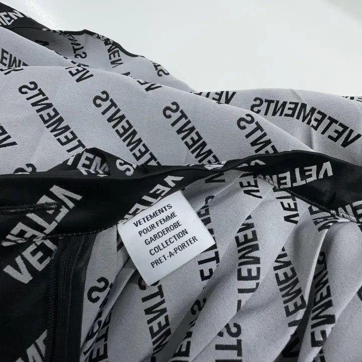 Vetements Vetements Printed Pleated Midi Skirt 0079 Size US 26 / EU 42 - 3 Thumbnail