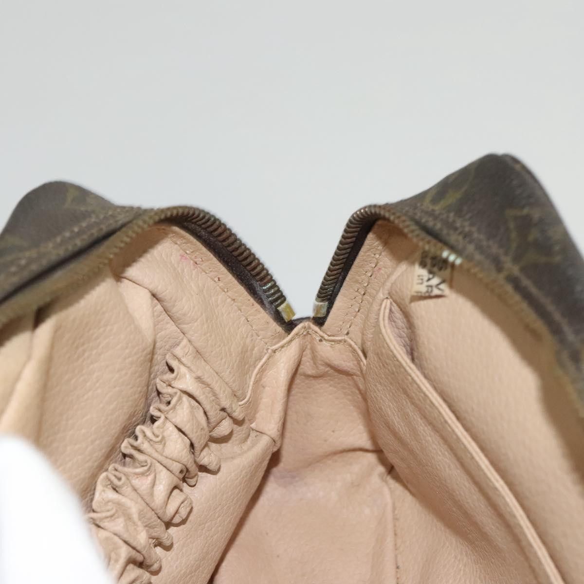 Louis Vuitton Louis Vuitton Trousse de Toilette clutch Size ONE SIZE - 18 Thumbnail
